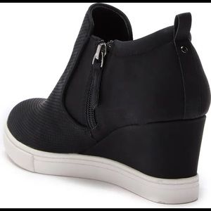 Susina Black Wedge Booties